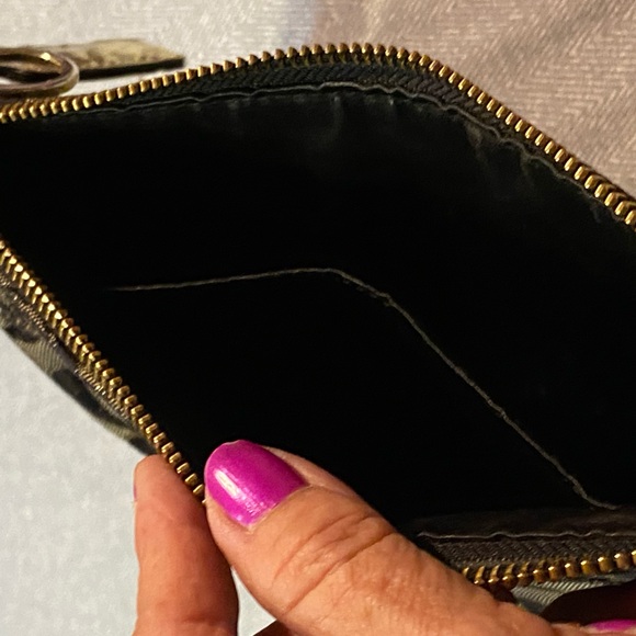 Vintage COACH Poppy crossbody bag,logo print with gold details, distressed look - Picture 12 of 16